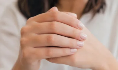 pelizinha unhas - Aquela pelinha na lateral da unha tem nome e um motivo para não sair puxando