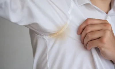 roupa mancha amarela - Como remover manchas amarelas de camisas brancas nas axilas (e evitar que voltem)
