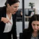 sindrome abelha rainda mulher trabalho - Síndrome da abelha rainha: por que algumas chefes tratam outras mulheres pior que os homens tratam