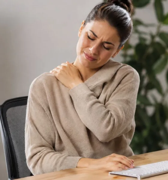 sindrome ombro - Seu ombro dói todo dia no home office? A Síndrome do Mouse pode ser a explicação