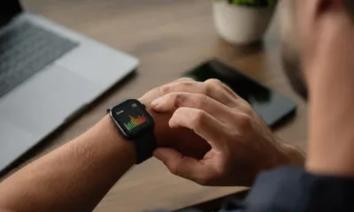 smartw homem - Seu relógio inteligente apitou "estresse alto"? Veja como confirmar se ele está certo