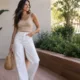 jeans branco 1 - Calça jeans branca é a peça que ninguém joga fora: veja as modelagens que vão bombar nessa primavera-verão