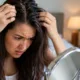 mulher piolho coceira - O que significa sonhar com piolho: preocupação, energia pesada ou dinheiro a caminho?