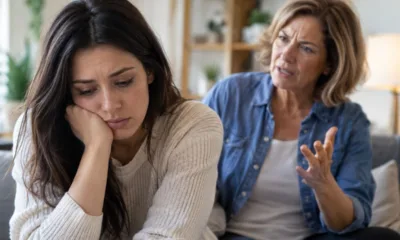 mulheres briga - Mãe narcisista diminui suas conquistas: entenda por que você cresceu se sentindo insuficiente e como cuidar dessa ferida
