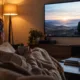 tv filme assistind - 3 filmes que mostram que o luto vira raiva, dever ou rotina