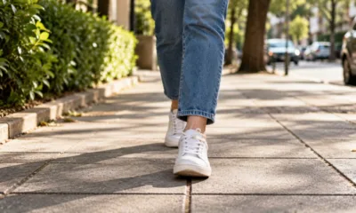 andando rua - Aquele costume de nunca pisar nas linhas do piso esconde um mecanismo psíquico antigo; veja o que a psicanálise revela