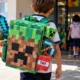 mochila maluca mine 1 - Mochila maluca com tema Minecraft é aposta certeira para a Semana da Criança nas escolas.