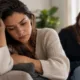 mulheres cahetada - Síndrome do urubu: entenda por que certas pessoas só aparecem na sua vida quando você está fraca e como se proteger disso