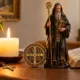 oracao santo inveja - Sente que o mal-olhado anda por perto? Faça a oração de São Bento para afastar a inveja e as energias ruins