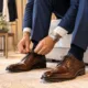 sapato casamento - Sapato social masculino ganha versão moderna nos casamentos de 2026: veja como noivos estão fugindo do modelo engessado