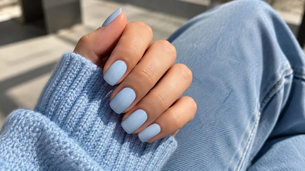 Ideias de unhas elegantes
Unha azul gelo